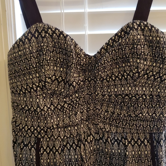 Romper - Picture 2 of 5